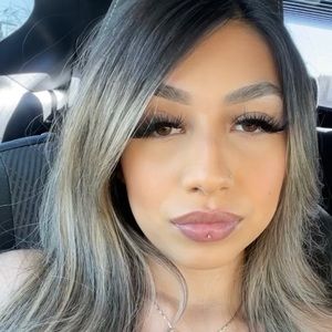 Meet your Posher, Fatima